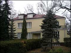 Plebania w Milanówku